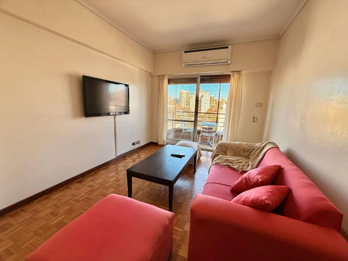 Departamento de 90 m² con 4 Ambeintes y 3 dormitorios en alquiler amoblado en Núñez 2