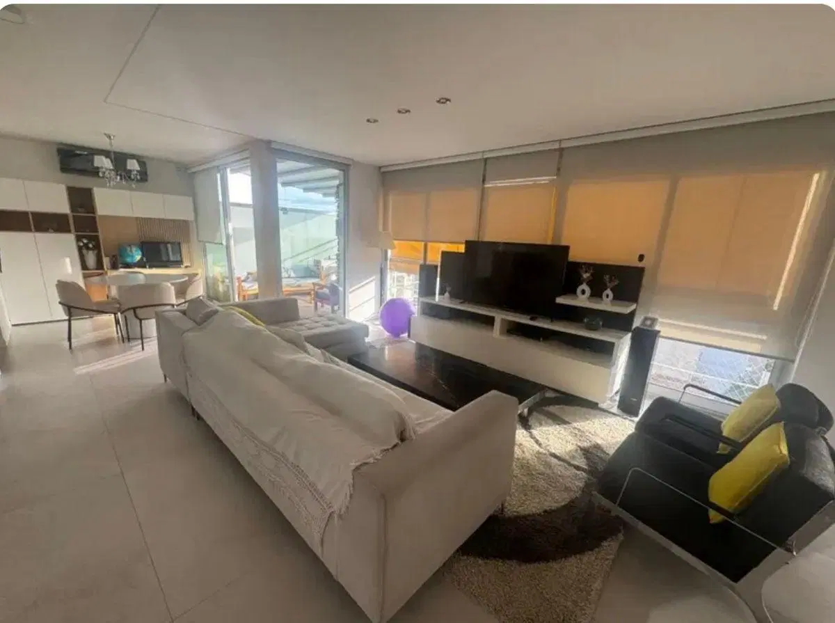 Departamento de 160 m² Amoblado con 3 dormitorios en alquiler y temporal en Lomas de Núñez 1