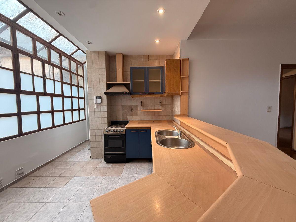 Foto de PH de 70 m² con 3 dormitorios en venta en Belgrano C, imagen 1