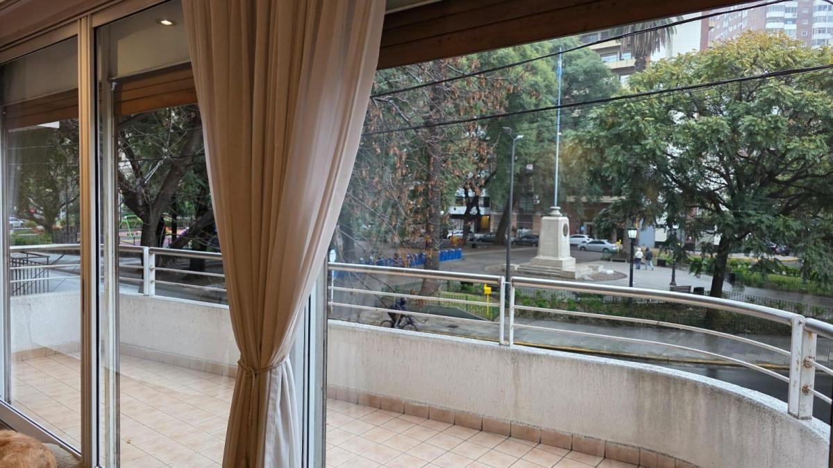 Foto de Departamento de 180 m² Amoblado con 4 dormitorios en alquiler y, imagen 2