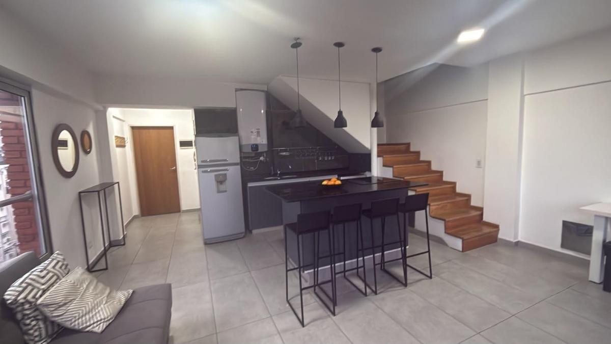 Foto de Departamento de 78 m² Amoblado con 1 dormitorio en alquiler y alquiler, imagen 2
