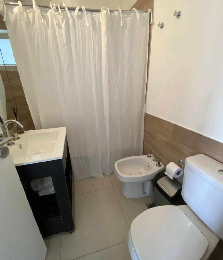 Foto de Departamento de 50 m² Amoblado con 1 dormitorio en alquiler y alquiler, imagen 1