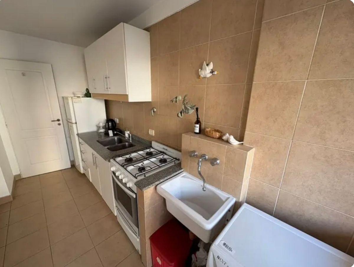 Foto de Departamento de 60 m² Amoblado con 1 dormitorio en alquiler y alquiler, imagen 2