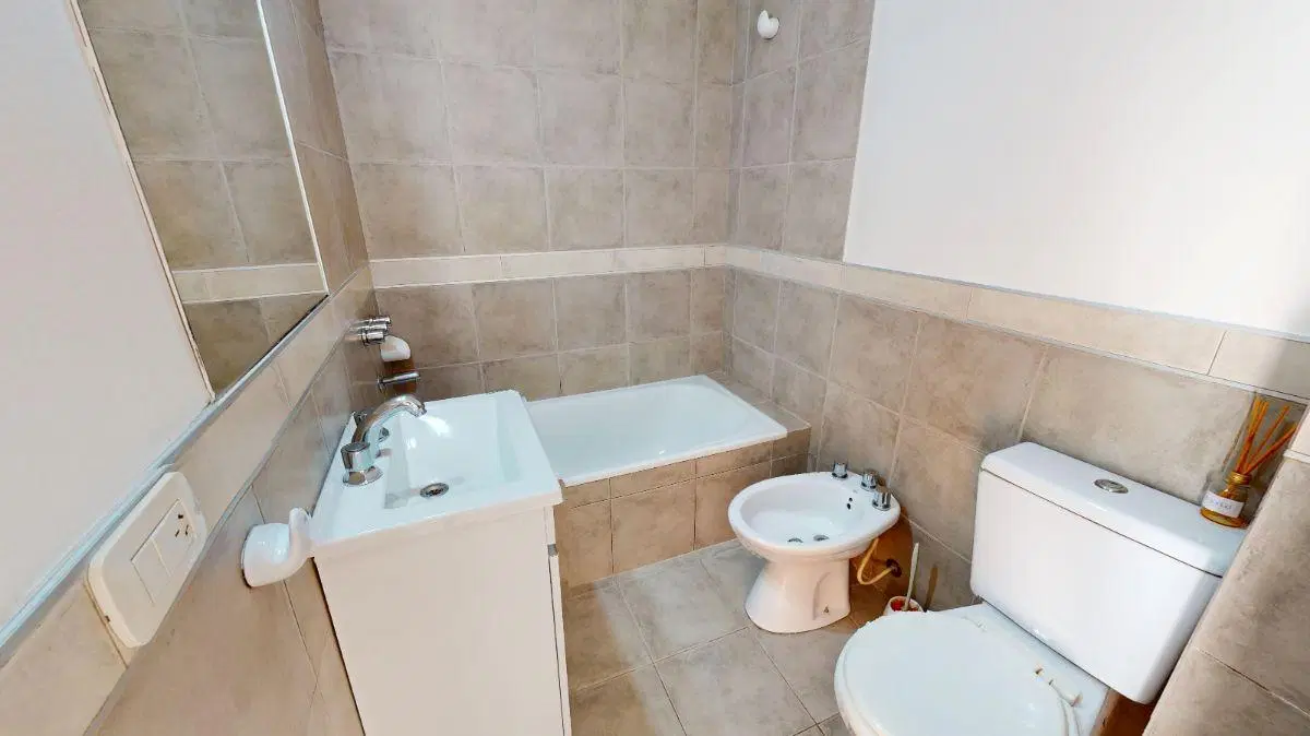 VENTA DEPARTAMENTO 2 AMBIENTES EN CARAPACHAY 3
