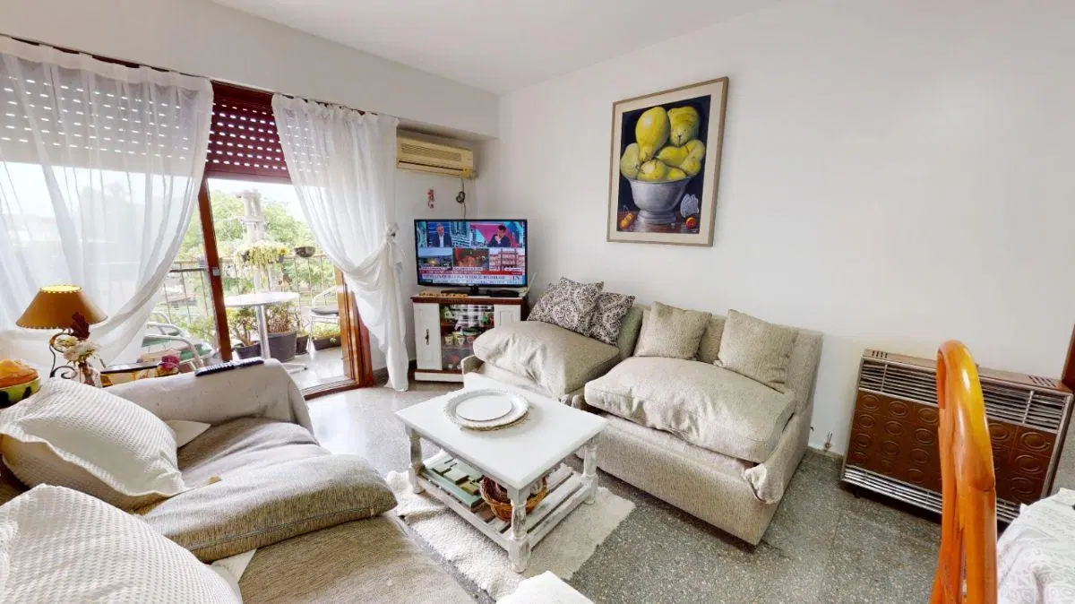 VENTA DEPARTAMENTO  3 AMBIENTES CON BALCON Y COCHERA DESCUBIERTA EN MARTINEZ 2