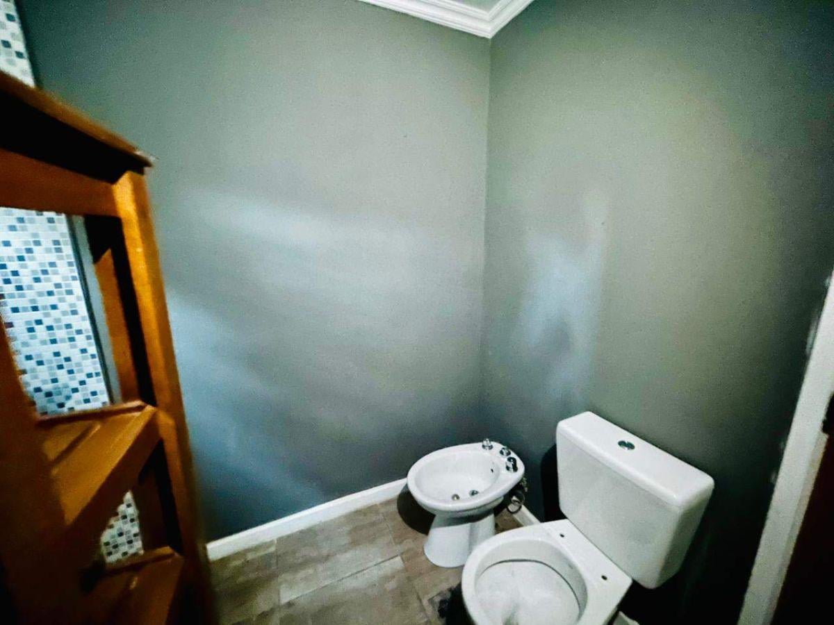 Foto de VENTA CASA 4 AMBIENTES CON PILETA Y COCHERA EN BARRIO LOS CAMPITOS CAÑUELAS, imagen 1
