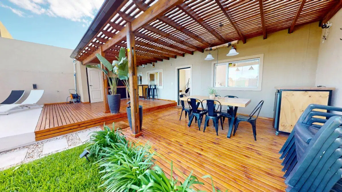 VENTA CASA 3 AMBIENTES CON PILETA QUINCHO Y COCHERA EN PETION CAÑUELAS 8