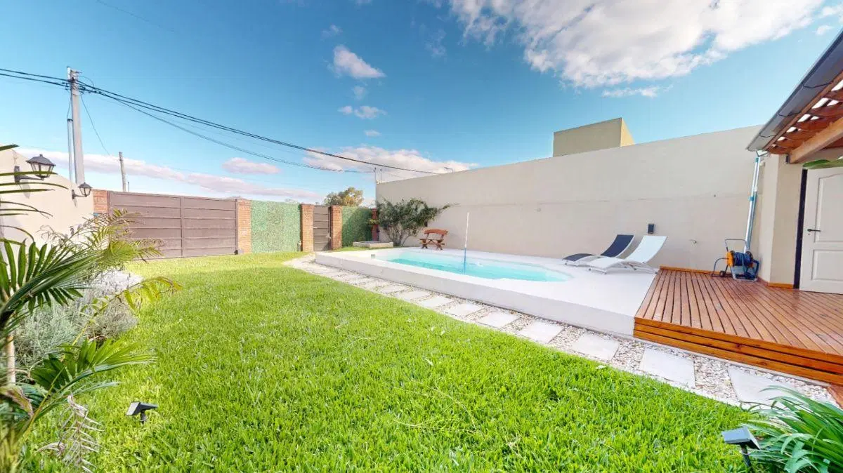 VENTA CASA 3 AMBIENTES CON PILETA QUINCHO Y COCHERA EN PETION CAÑUELAS 4