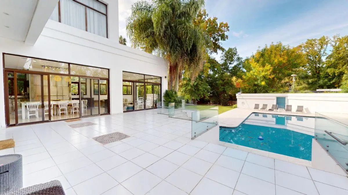 VENTA CASA 6 AMBIENTES CON PILETA EN SAN CARLOS COUNTRY 2