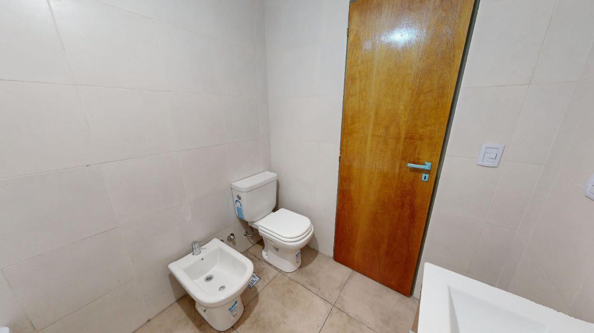 Foto de Alquiler Departamento 2 ambientes c fondo y cochera en Castelar, imagen 3