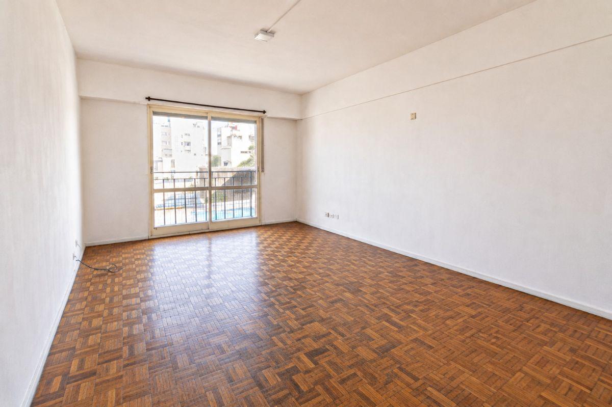 Foto de VENTA DEPARTAMENTO 4 AMBIENTES CON LAVADERO EN SAN TELMO, imagen 1