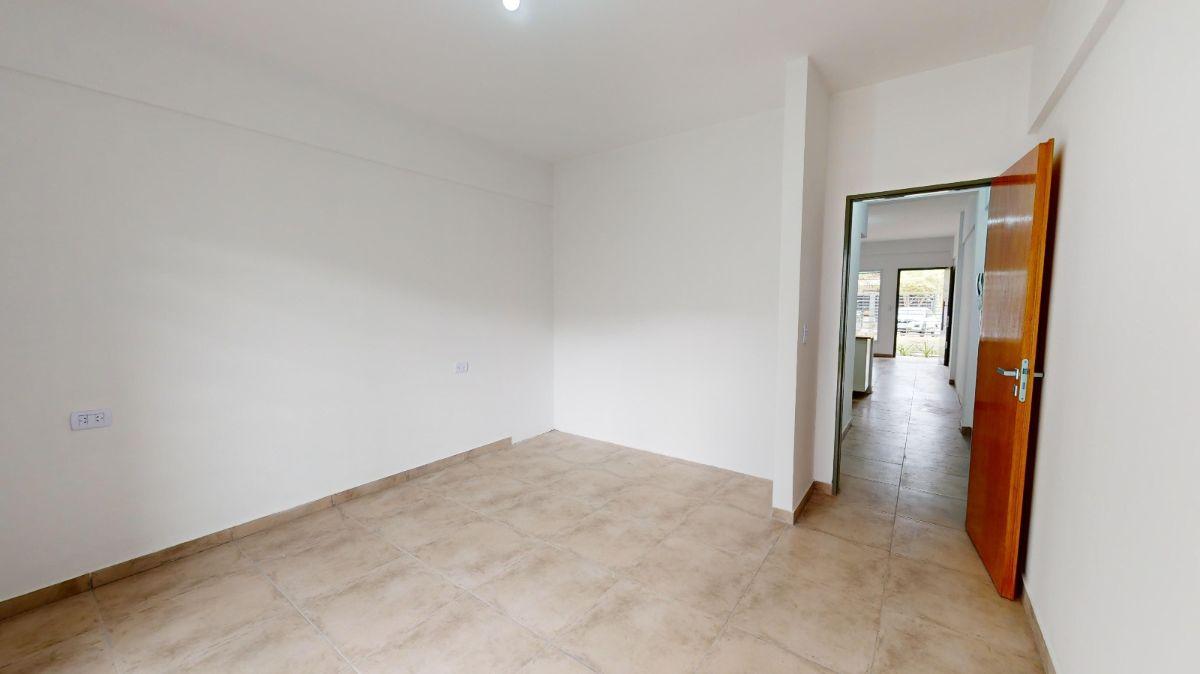 Foto de Alquiler Departamento 2 ambientes c fondo y cochera en Castelar, imagen 2