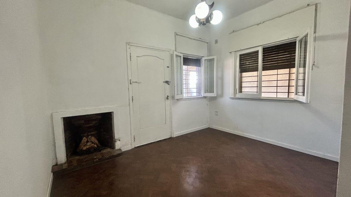 Foto de Alquiler Casa con cochera, jardin y parque en Castelar, imagen 4