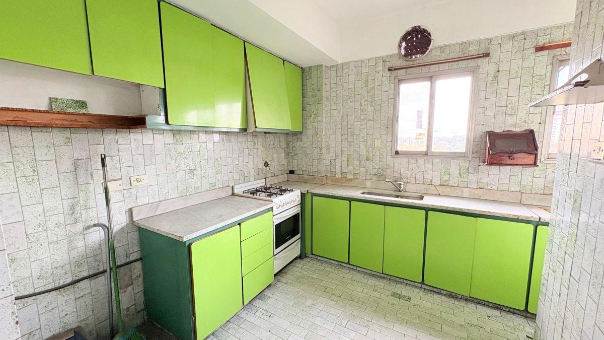 Foto de Venta Departamento 3 ambientes con Balcón y Cochera en Villa Celina, imagen 1