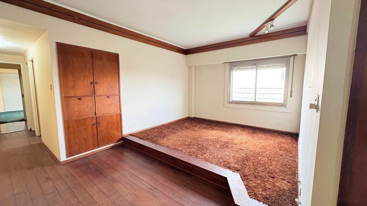 Foto de Venta Departamento 3 ambientes con Balcón y Cochera en Villa Celina, imagen 2