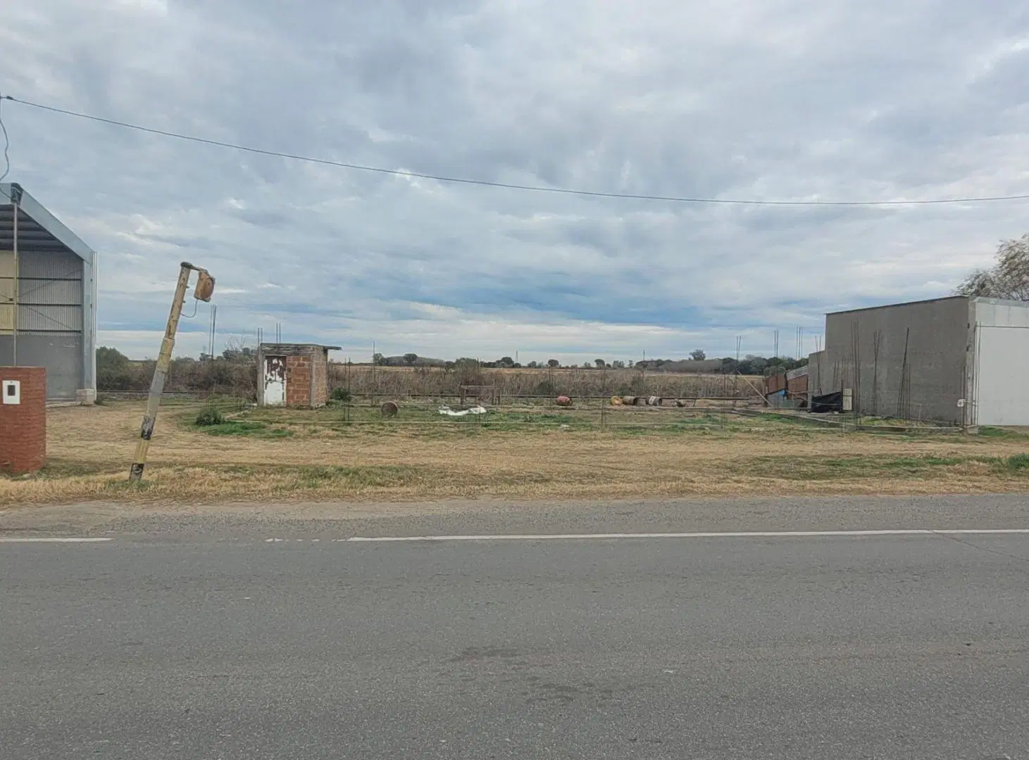 Lote sobre Ruta 11 en el acceso a Monje 8