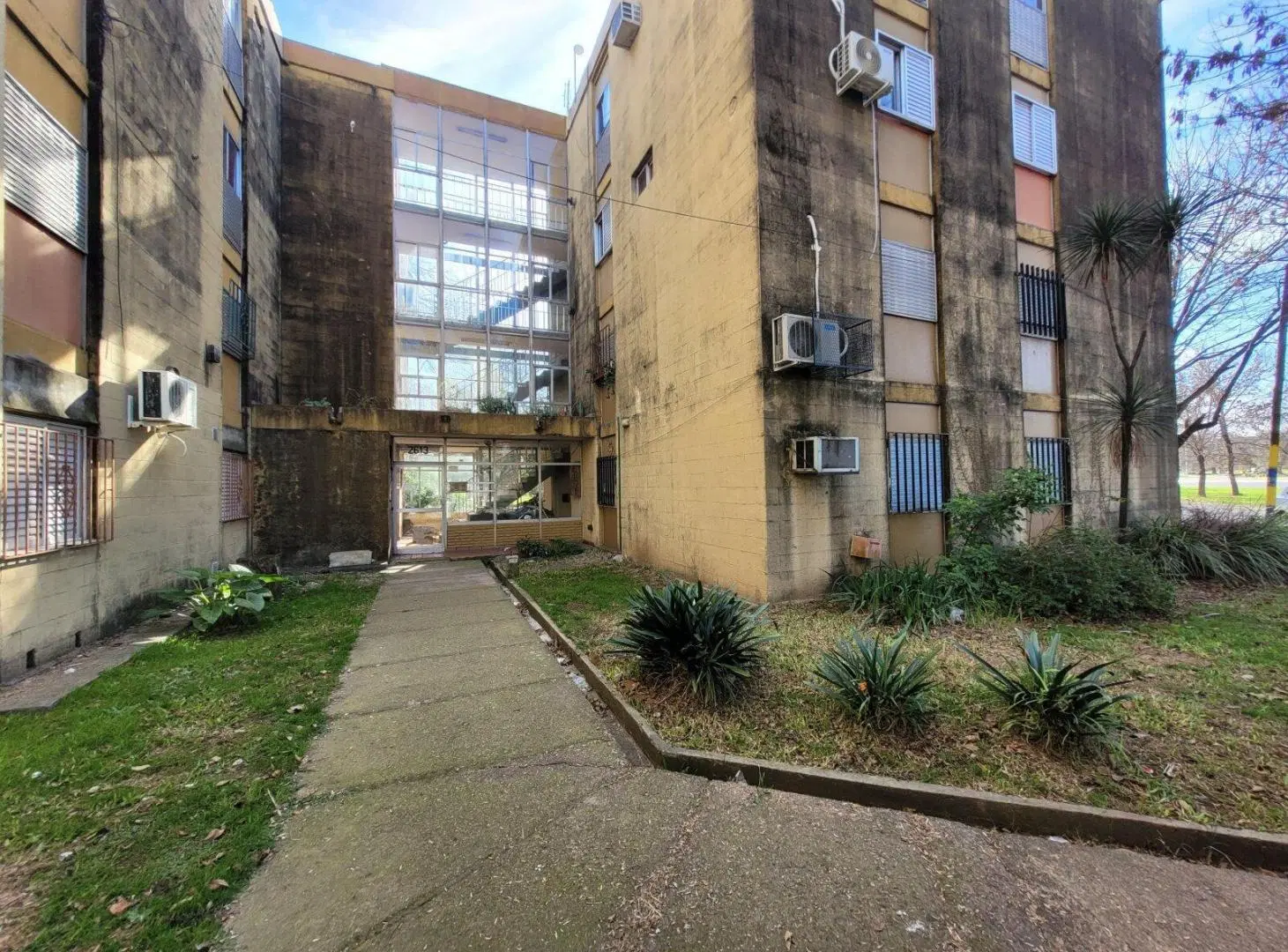 Vendemos dto pb de 3 dormitorios en B° Rucci. 1