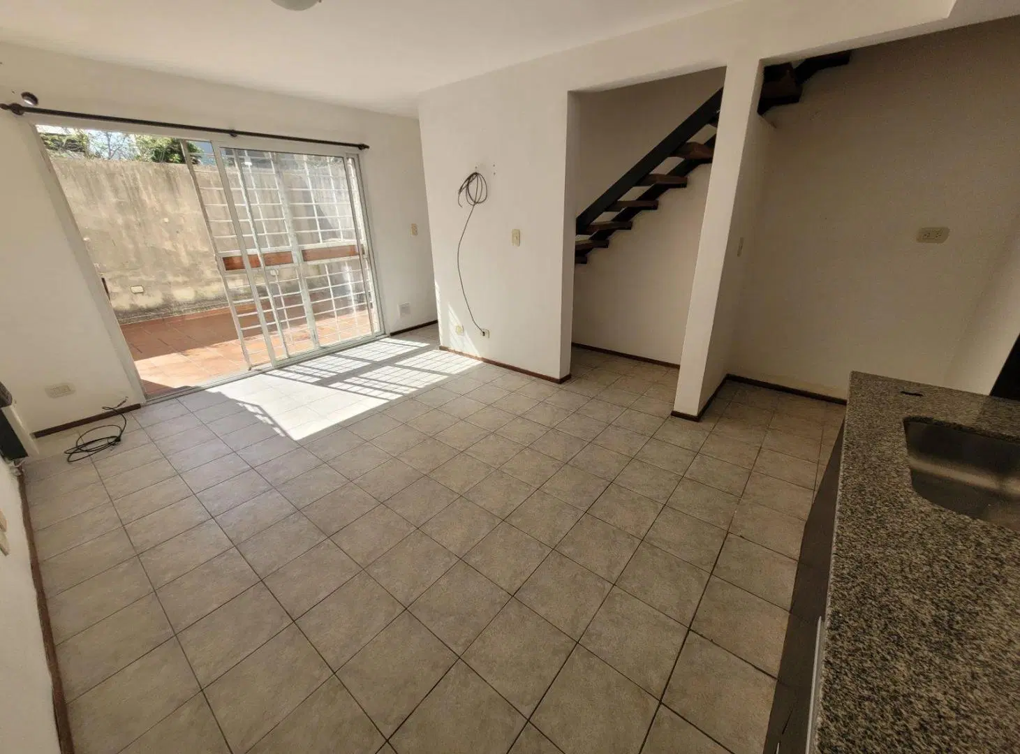 Duplex 1 dormitorio B° La Florida 5