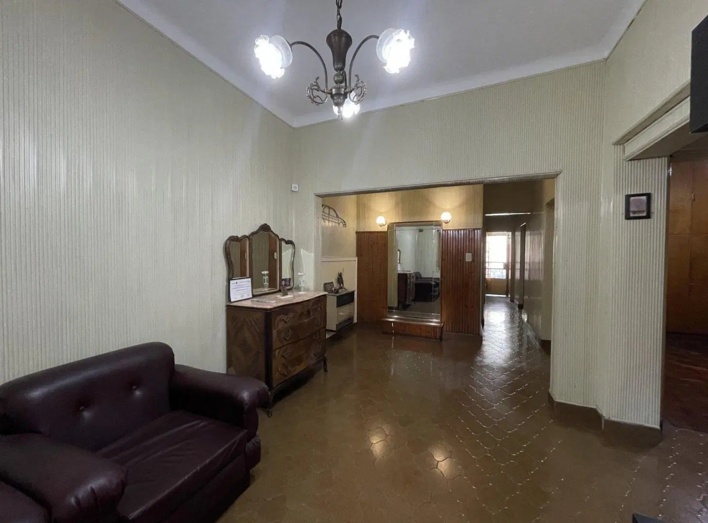 Casa dos dormitorios con cochera en B° Azcuenaga 1