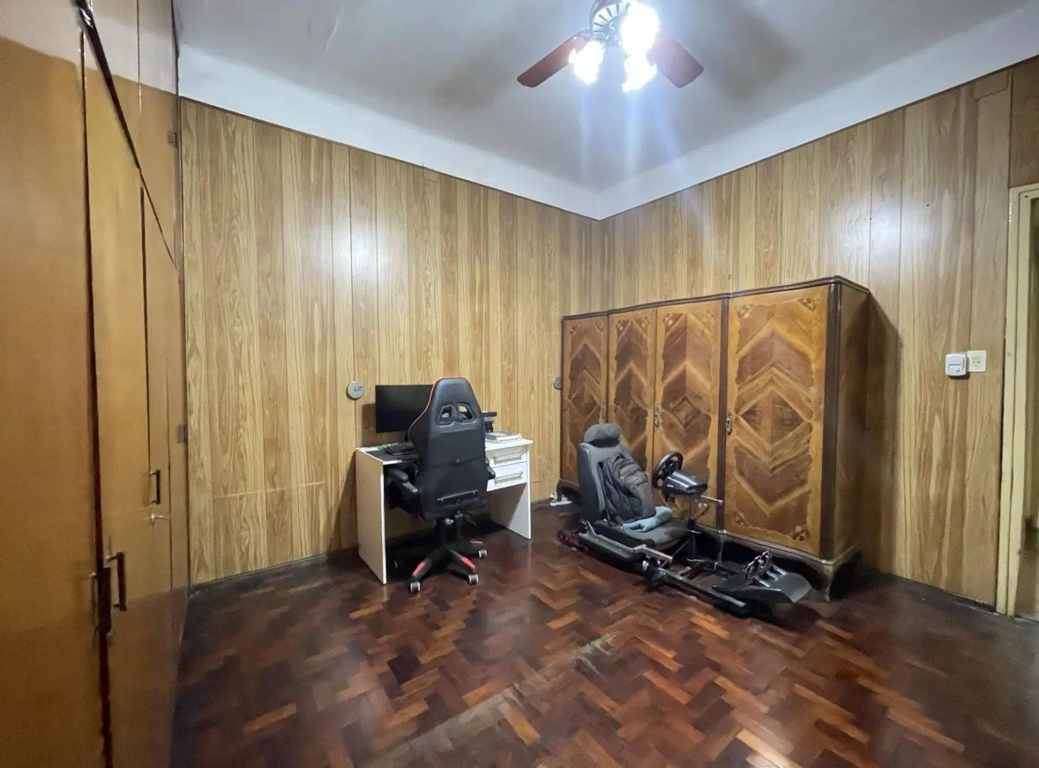Casa dos dormitorios con cochera en B° Azcuenaga 5