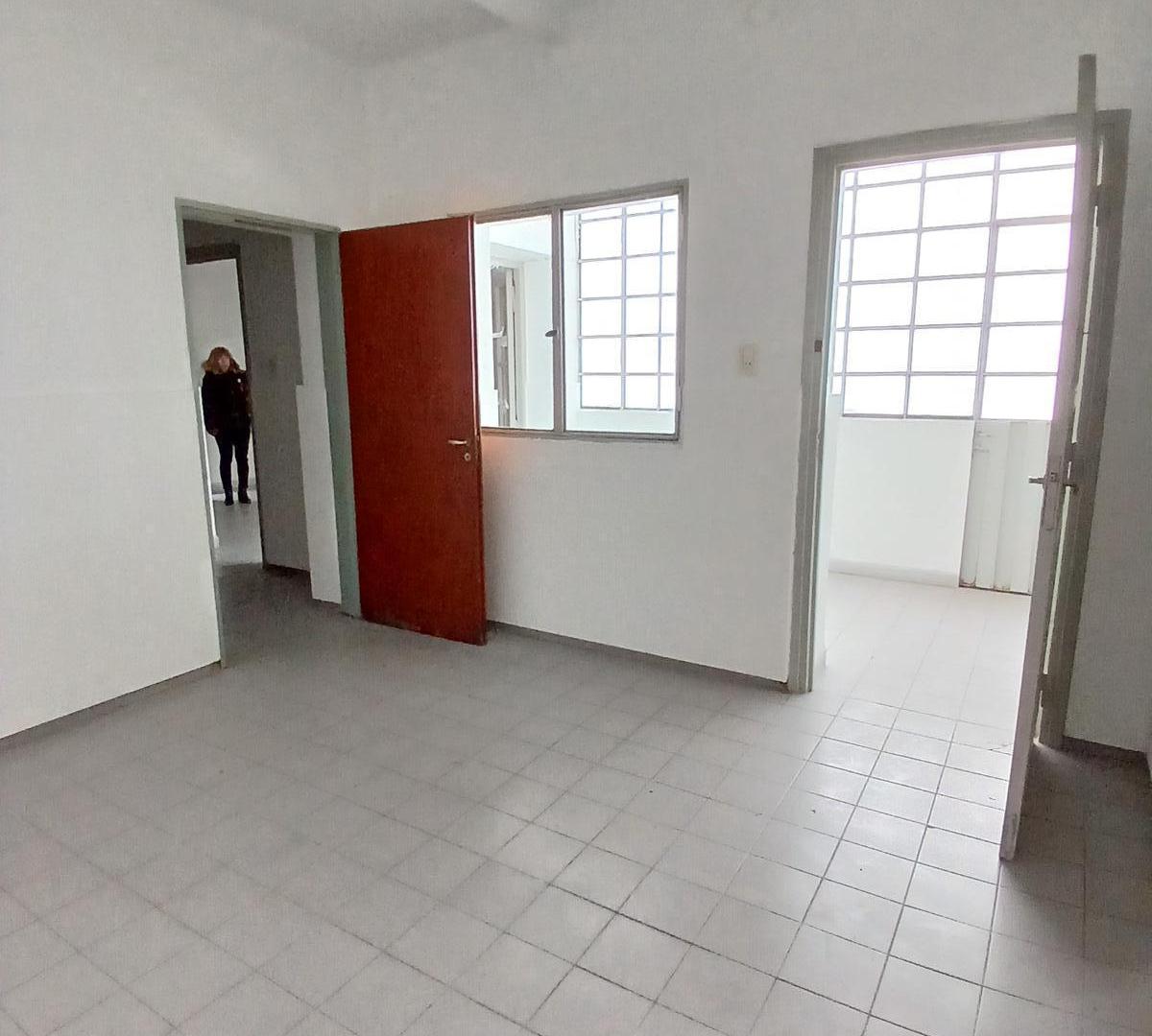Foto de VENTA Casa 2 dormitorios. Ayacucho N°592, imagen 5