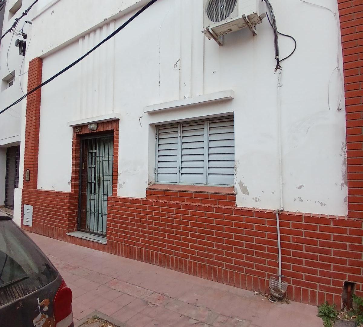 Foto de VENTA Casa 2 dormitorios. Ayacucho N°592, imagen 1