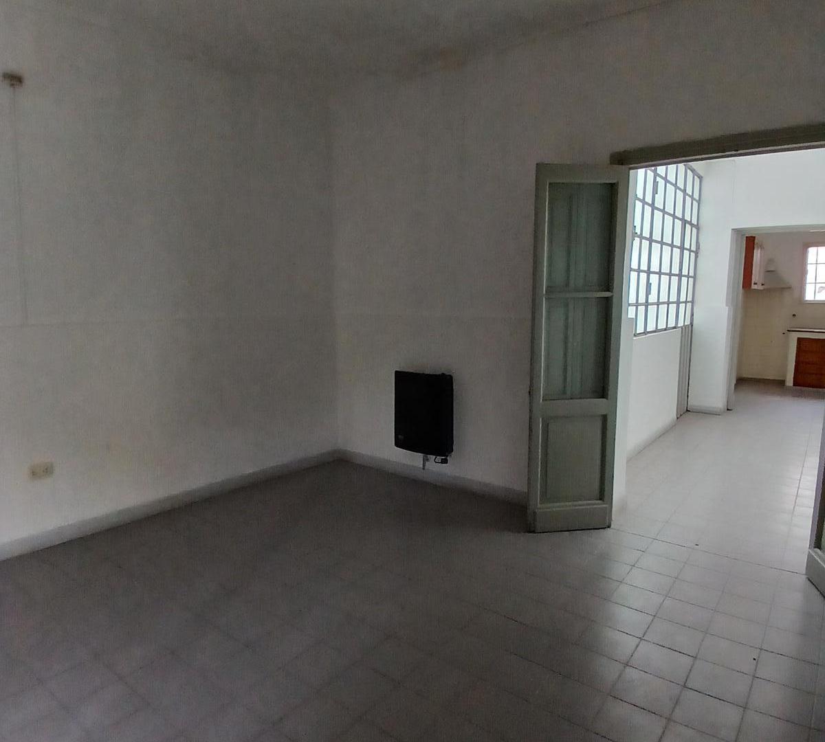Foto de VENTA Casa 2 dormitorios. Ayacucho N°592, imagen 4