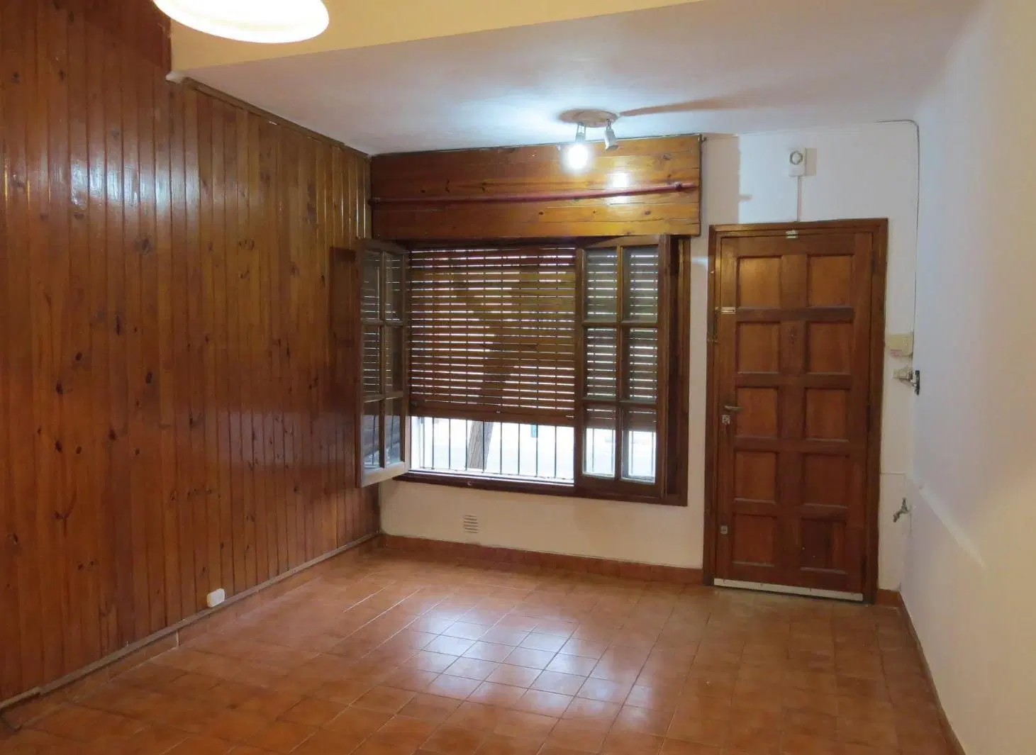 VENTA Casa 2 dormitorios. Mitre Nº318 2