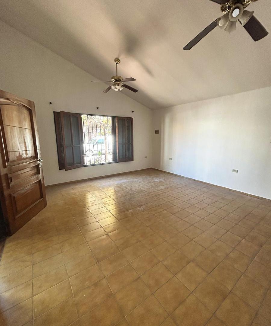 Foto de VENTA Casa 3 dormitorios. Hipólito Irigoyen Nº670, imagen 4