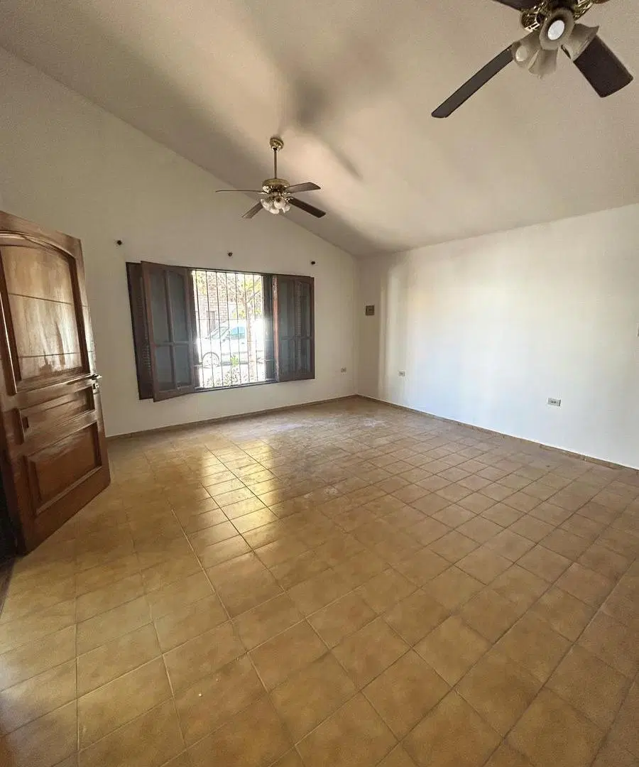 VENTA Casa 3 dormitorios. Hipólito Irigoyen Nº670 4