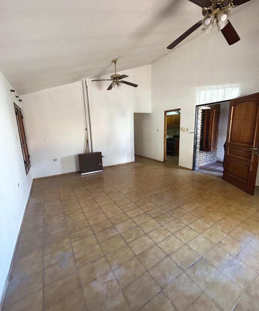 Foto de VENTA Casa 3 dormitorios. Hipólito Irigoyen Nº670, imagen 1
