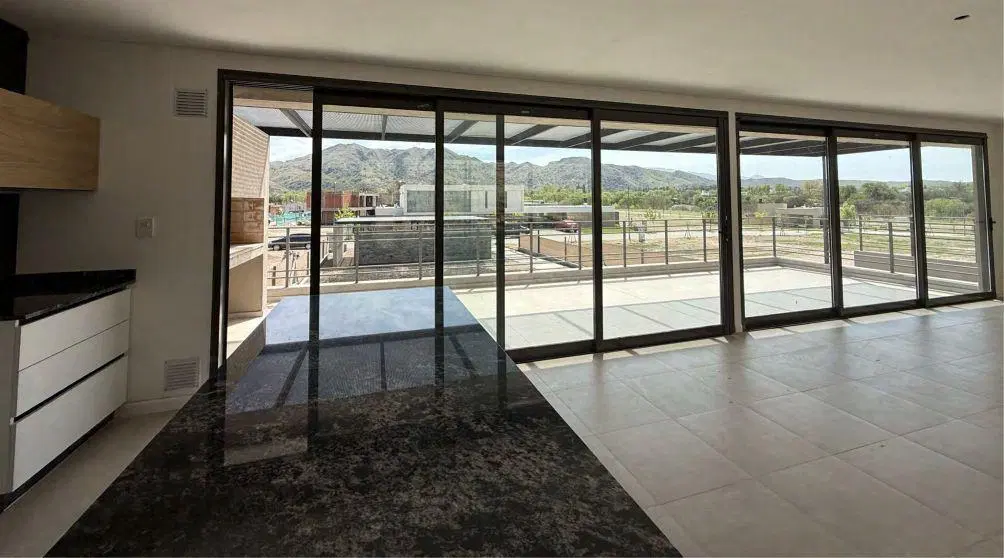 VENTA Casa 3 dormitorios. Almasierra. JK 4