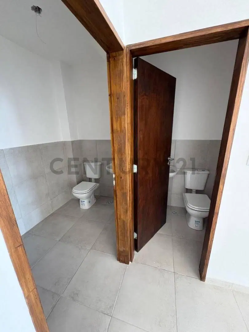 Locales Sobre Bv. Principal 80 a 160 m², Gran Frente Vidriado! Apto Gast. 2