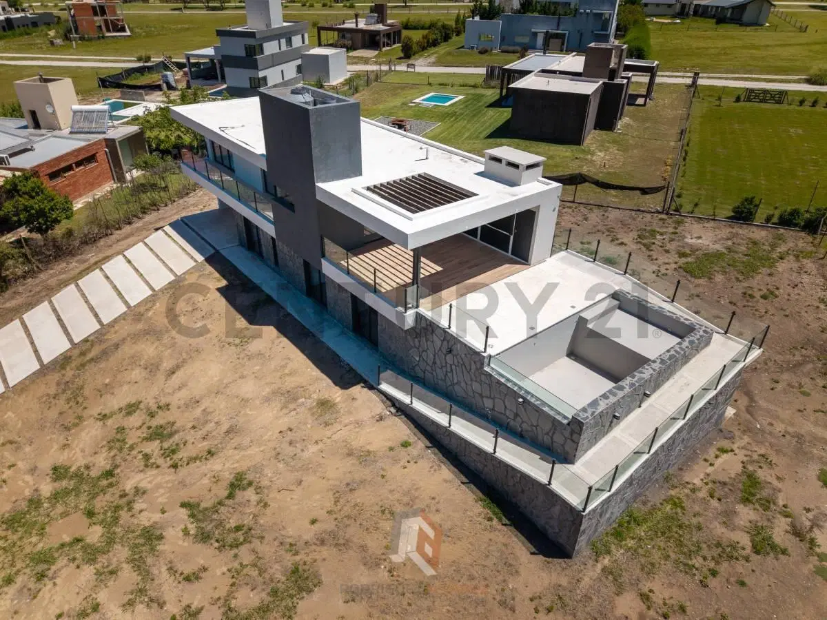 A estenar, Casa en Potrero de Garay, Country Puerto del Aguila. 5