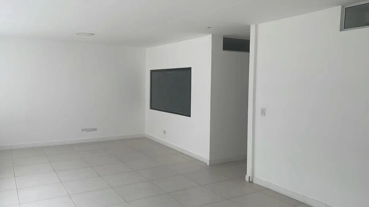 Semi piso oficina con cochera 4