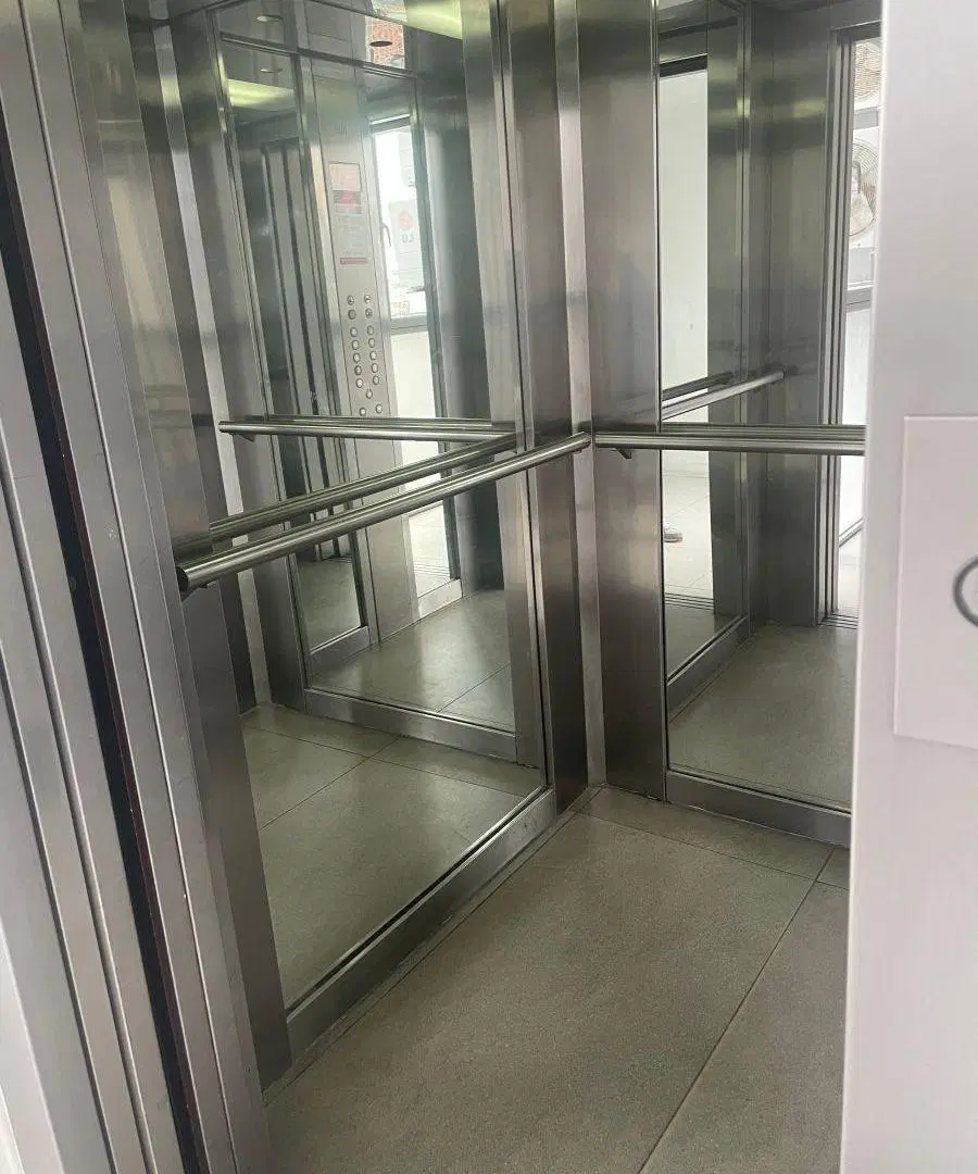 Semi piso oficina con cochera 2