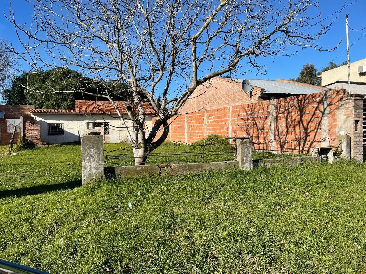 Lote con casa a reciclar 4