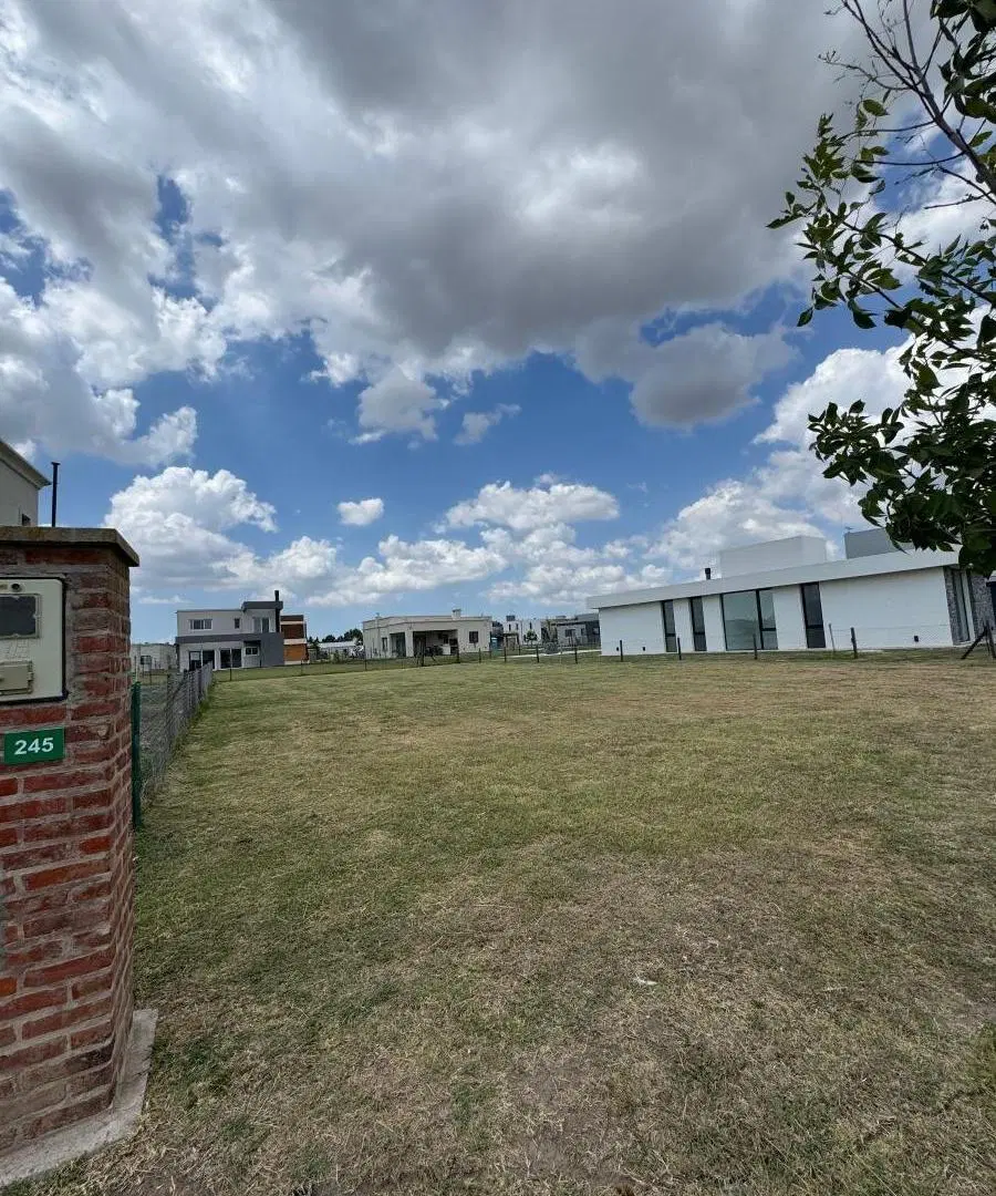 SAN FELIPE - LOTE INTERNO Y CON EXCELENTE UBICACIÓN 1