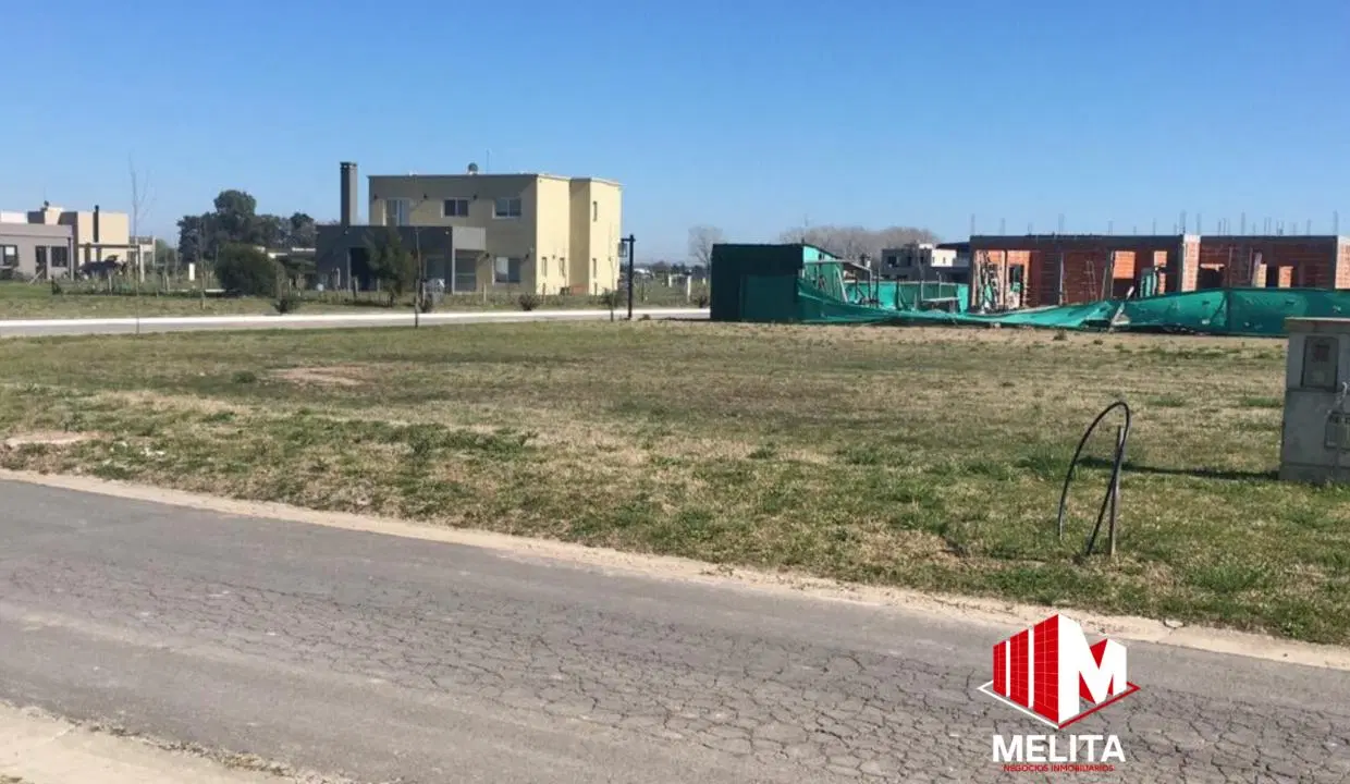 LOTE EN BARRIO LA ALAMEDA 2