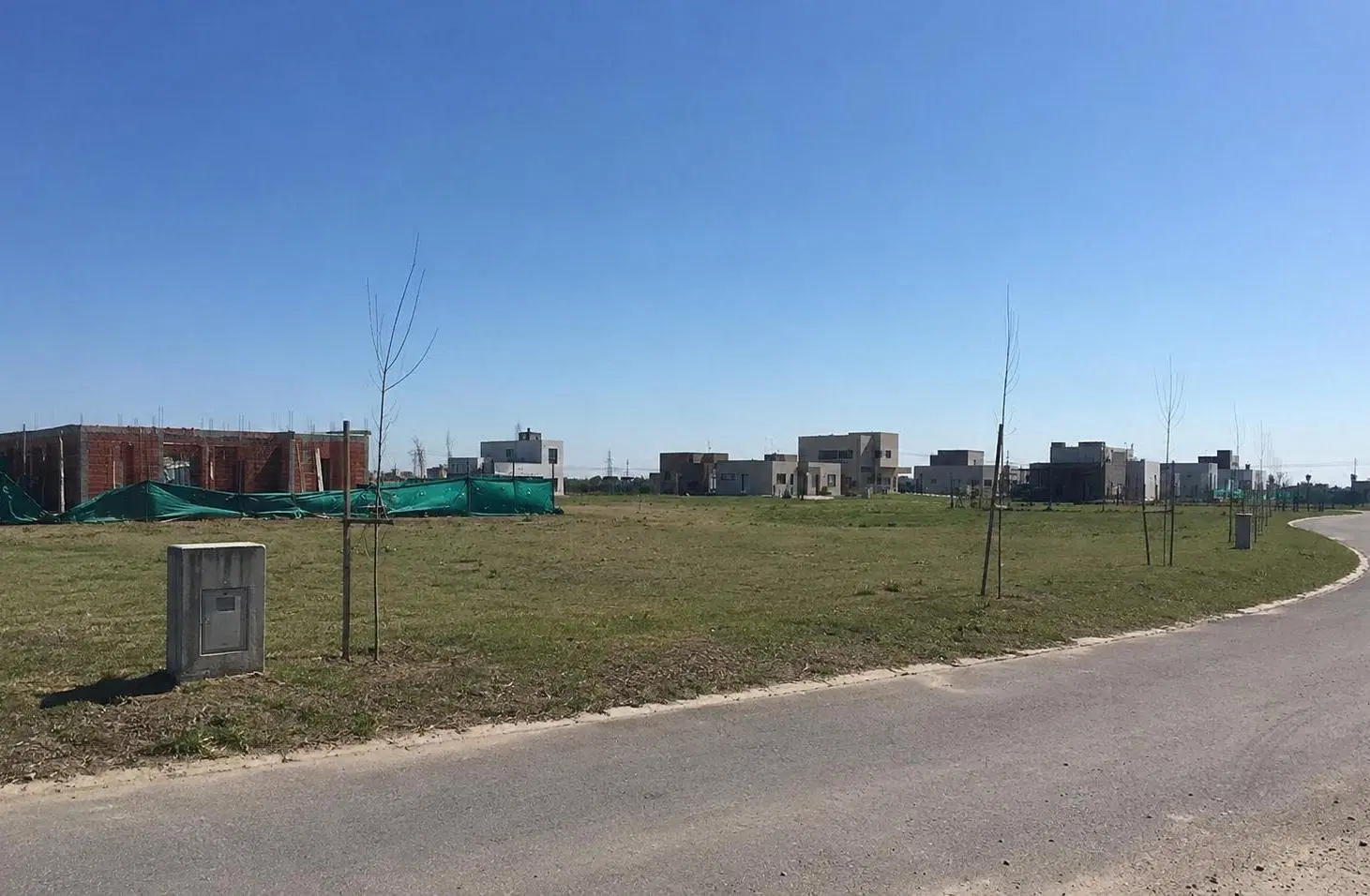 LOTE EN BARRIO LA ALAMEDA 1