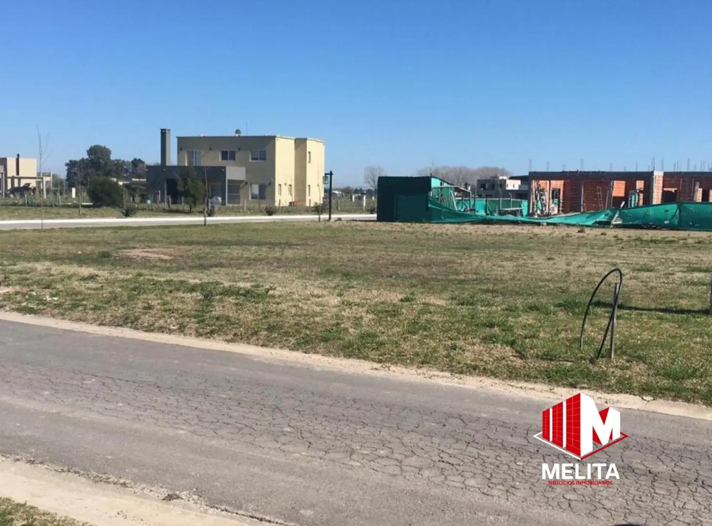 LOTE EN BARRIO LA ALAMEDA 5
