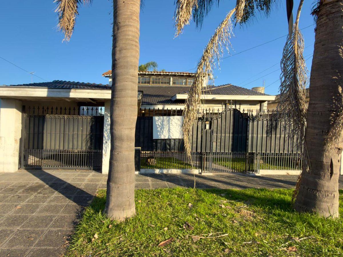 Foto de Chalet a refaccionar en venta – San Juan Bautista, Florencio Varela, imagen 1