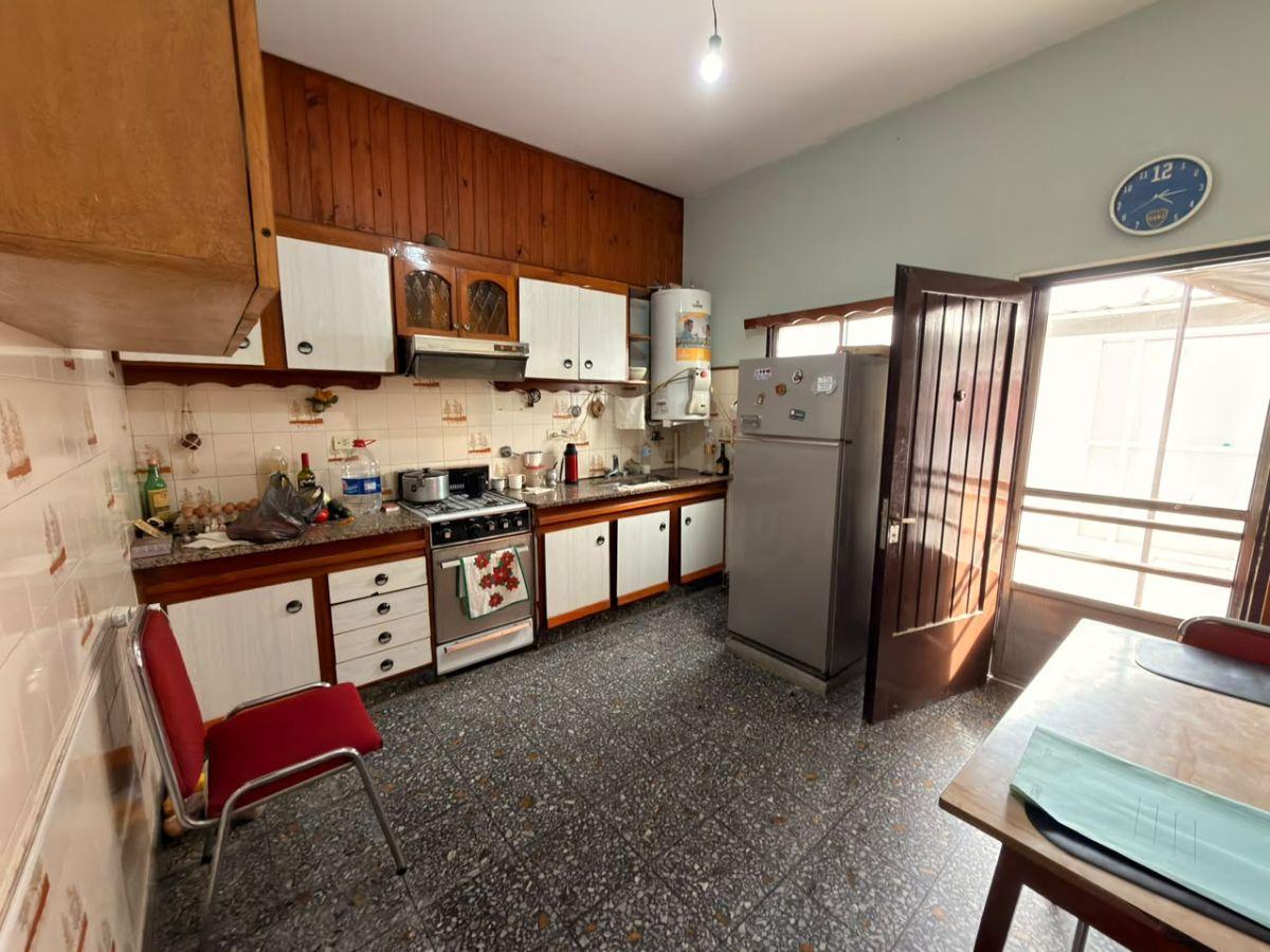Foto de CASA ESTILO AMERICANO EN VILLA VATTEONE – A 1 CUADRA DE AV. CARIBONI, imagen 3
