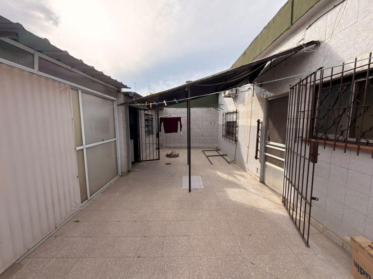 Foto de CASA ESTILO AMERICANO EN VILLA VATTEONE – A 1 CUADRA DE AV. CARIBONI, imagen 4