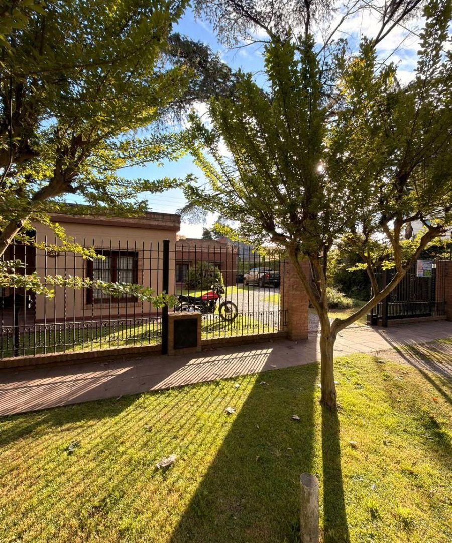 Foto de IMPORTANTE CHALET EN VILLA VATTEONE, imagen 1