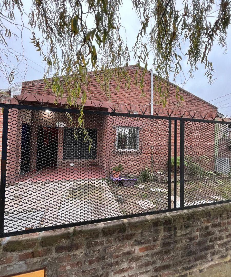 Foto de Casa 4 ambientes | Juárez Celman esquina Finochietto, imagen 2