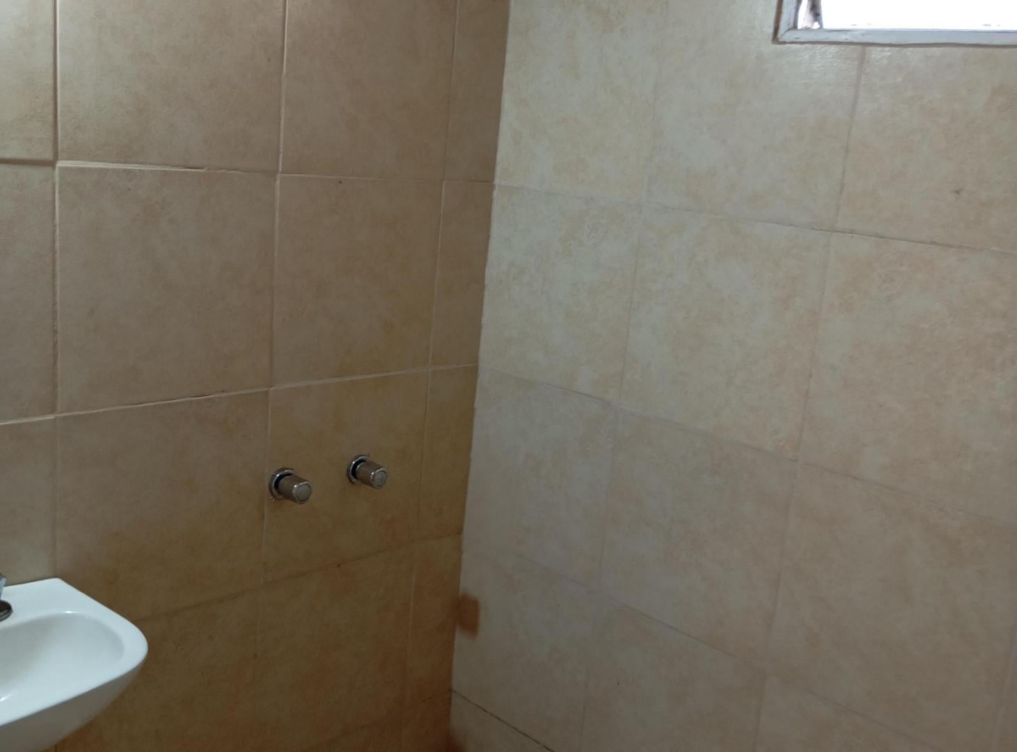 Foto de Casa con quincho parrilla entrada de auto, imagen 5