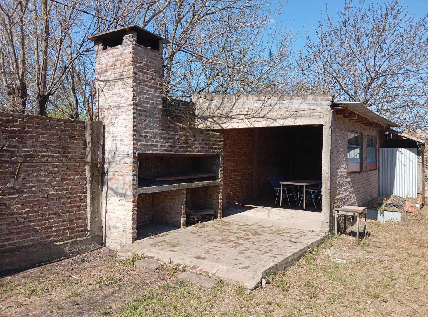 Foto de Casa con quincho parrilla entrada de auto, imagen 3