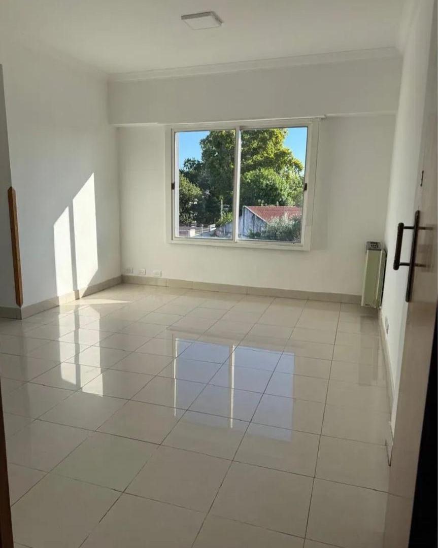Foto de Departamento 4 Ambientes en Venta con Parilla Zona Mataderos, imagen 2