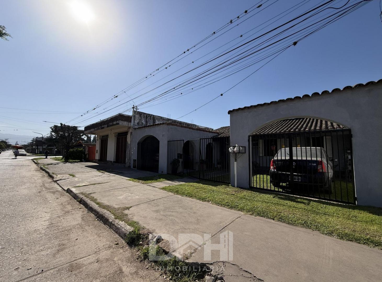 Foto de VENTA- Casa 3 Dorm Monoambiente en Fondo en Barrio Padilla, imagen 3